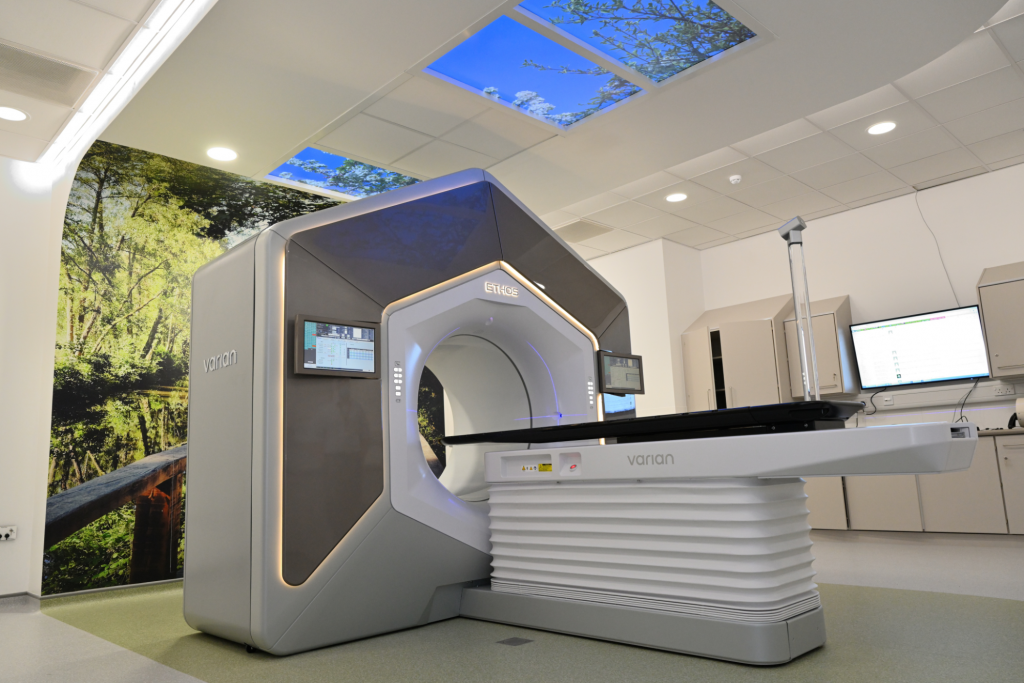 Комплекс лечение. Линейный ускоритель Halcyon varian. Varian e1000. Radiotherapy Linac 506. Varian Vista MPX.